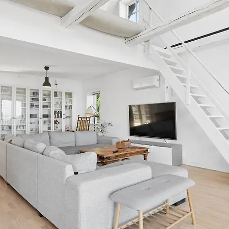 Σπίτι διακοπών Spacious By Sea For 14 Guests *
