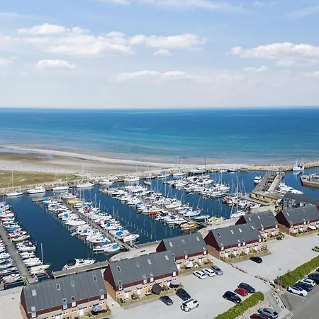 Spacious By Sea For 14 Guests